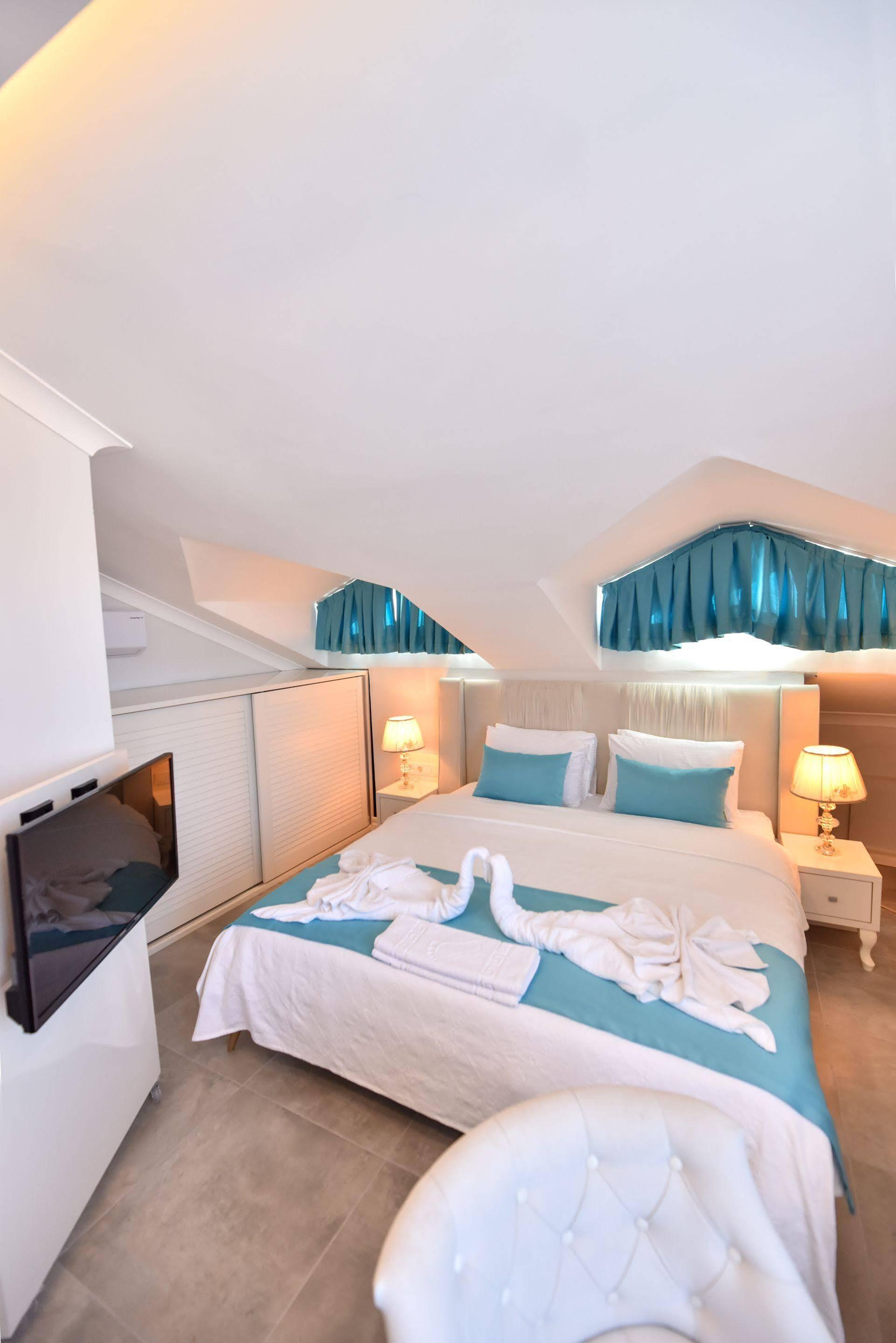 Monastery Suites Hotel-Fethiye Олудениз Екстериор снимка