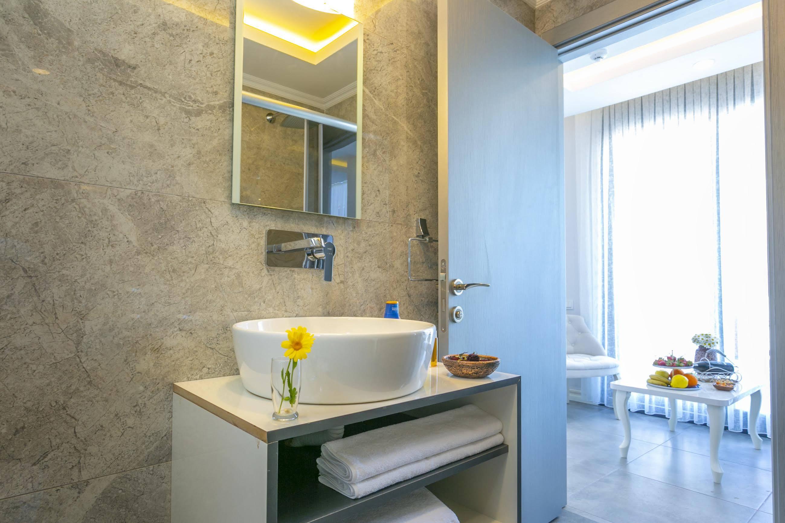 Monastery Suites Hotel-Fethiye Олудениз Екстериор снимка
