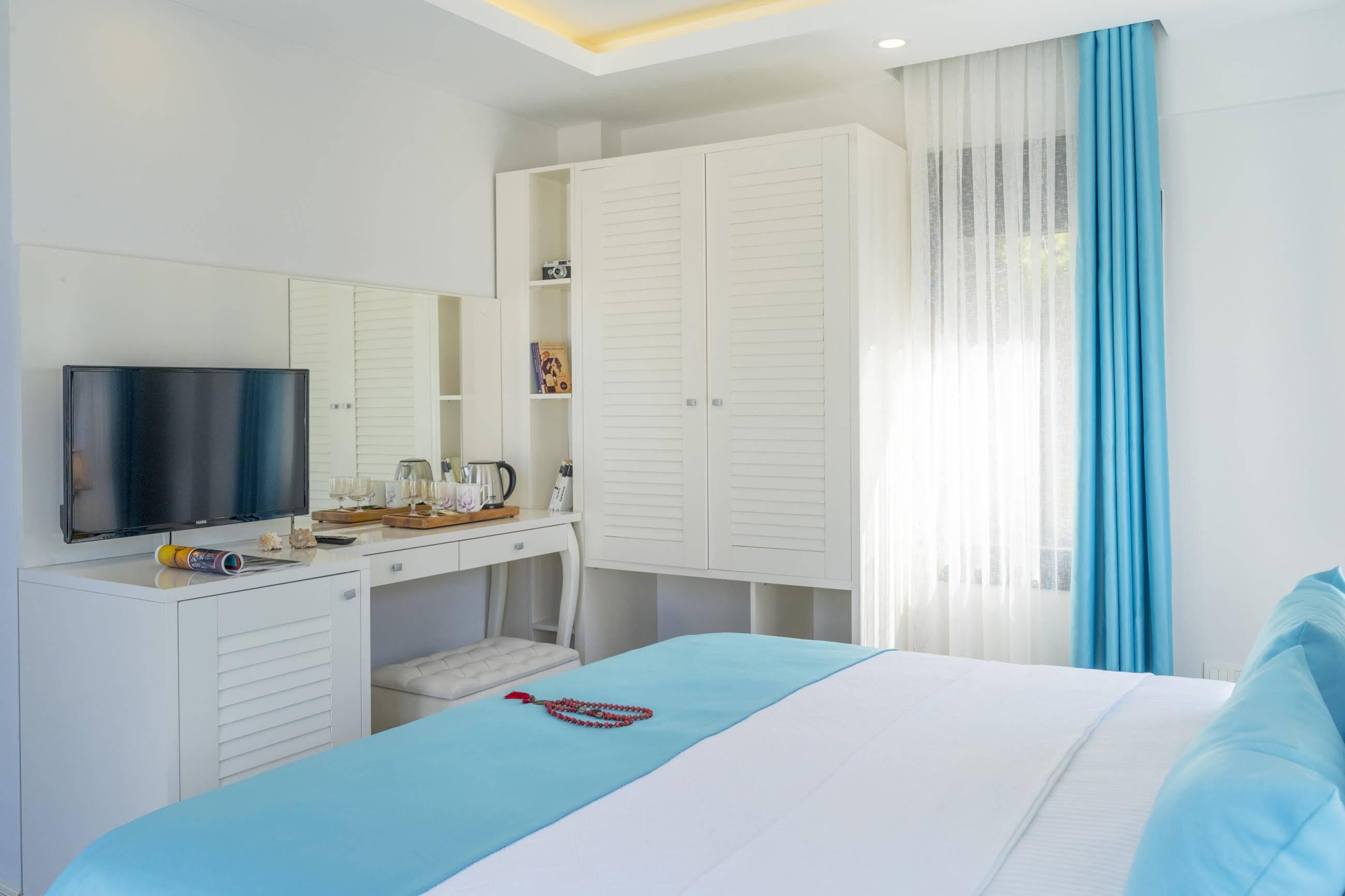 Monastery Suites Hotel-Fethiye Олудениз Екстериор снимка